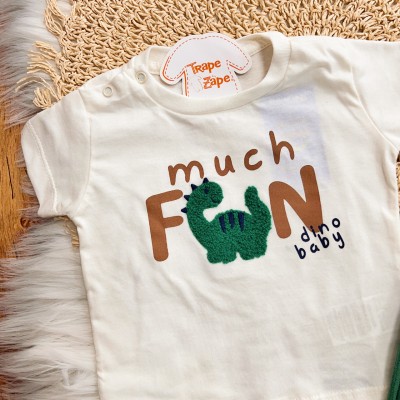 Conj. Camiseta Much Fun Dino Baby e Bermuda - Off White